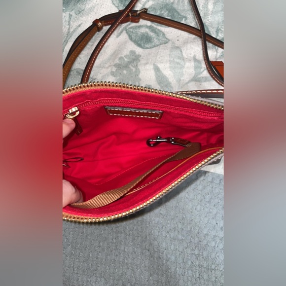 Dooney & Bourke small purse - Picture 4 of 4